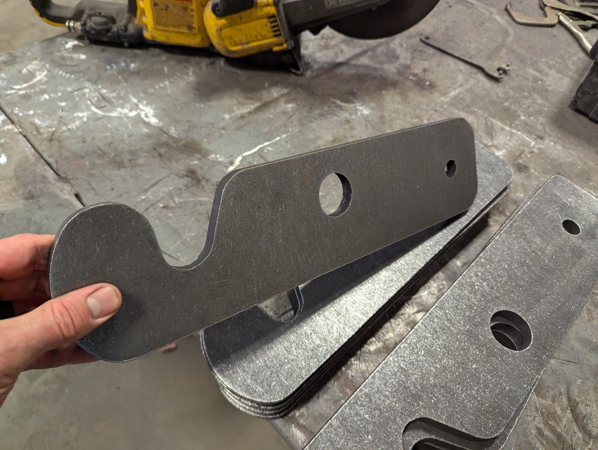 Snub nose dumpster latch